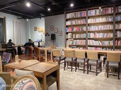 大堂-房角石咖啡与书(吉大南校店)