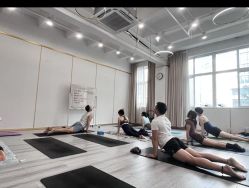 -亚太瑜伽普拉提学院