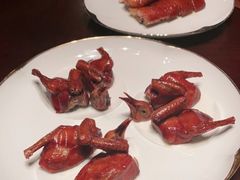 脆皮妙龄鸽-新荣记(建国门外大街店)