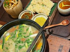 -银米·云南传统过桥米线(双廊黑金冠店)