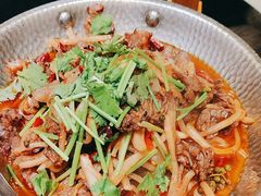 -帅巴人舅母子腊蹄民俗村