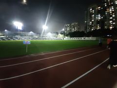-燕子岗体育场