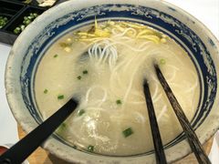 -新世界·过桥米线宴