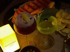 -FOUR PLAY BAR