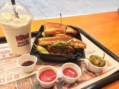 -The Habit Burger Grill 哈比特汉堡(复兴soho店)