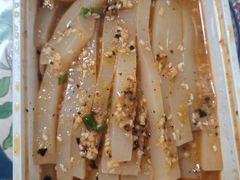-渝信川菜 · 川味家常菜(财富购物中心店)