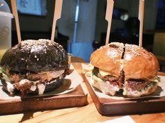 -三勾JJJ Burger&Coffee(梅溪湖店)