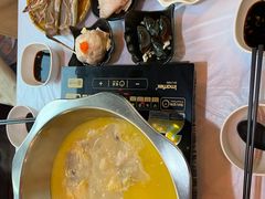 -鲜入围煮花胶鸡海鲜火锅