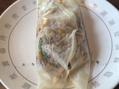 按碟子上的卷饼步骤执行-姥姥家春饼店(八里庄店)