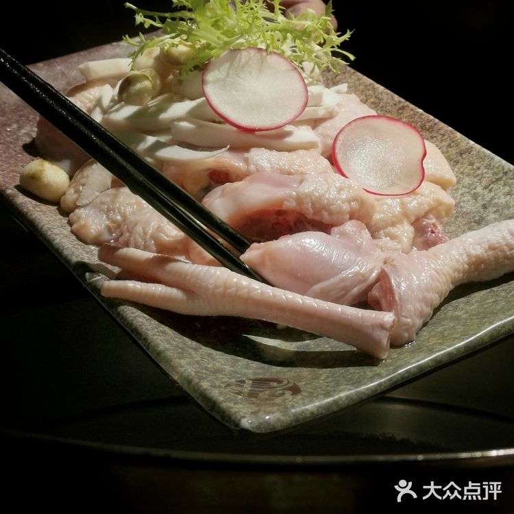 顺着时光的烙印 来到天河北这家椰子鸡老店