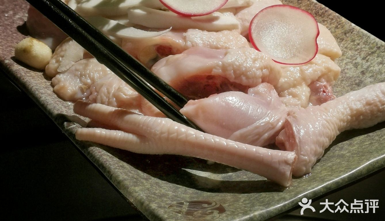 顺着时光的烙印 来到天河北这家椰子鸡老店