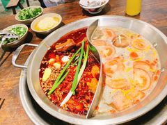 -四小区火锅·巷子里的重庆火锅(花照壁店)
