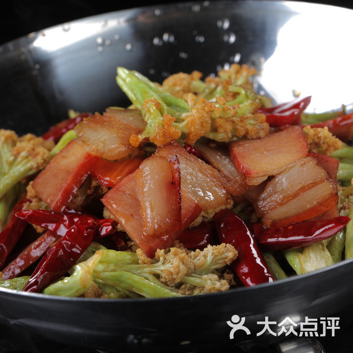 干锅腊肉炒花菜
