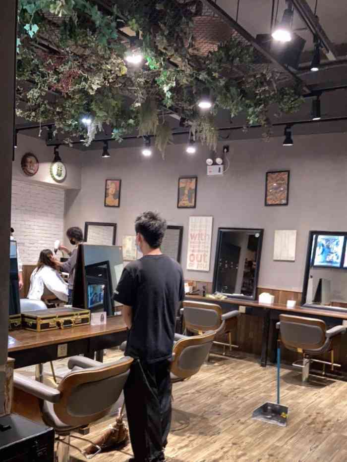 京世沙龙(古北店)-"【项目】剪发 烫发 染发经常来这家店,.