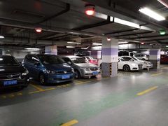 -百联又一城停车场