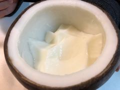 -志龙皇冠吃货椰子铺