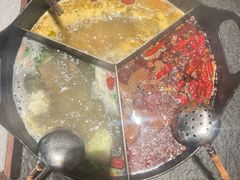 -三出山火锅(南京万象天地店)