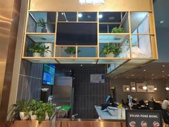 -POKEE VIA&Brunch·维娅(重庆来福士店)