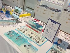 -J-Optical佳视明眼镜·蔡司视觉(青岛金茂览秀城店)