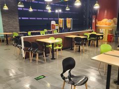 大堂-麦当劳(郑州东高铁站店)