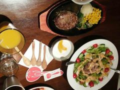 照烧鸡肉饭、杏仁豆腐、铃木肉饼、牛肉火锅、红茶-铃木食堂(帽儿胡同店)
