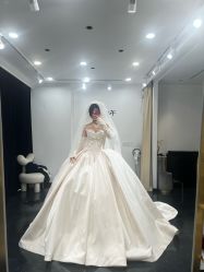 -予白婚纱礼服馆