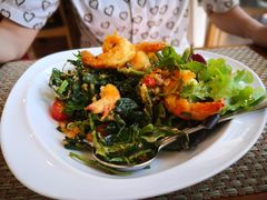 -Chom Cafe and Restaurant