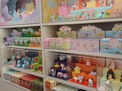 -名创优品(北京新中关购物中心地铁层店)