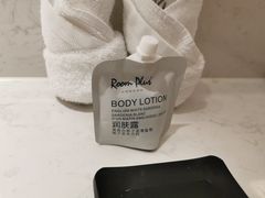 -乔治莫兰迪酒店(济南解放路山东大学店)