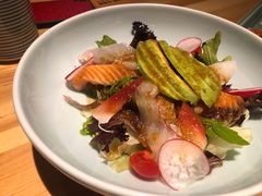 牛油果海鲜色拉-Tuna maki寿司(园区永旺店)