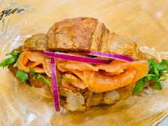 烟熏三文鱼牛角-PAPER STONE BAKERY(天汇广场店)
