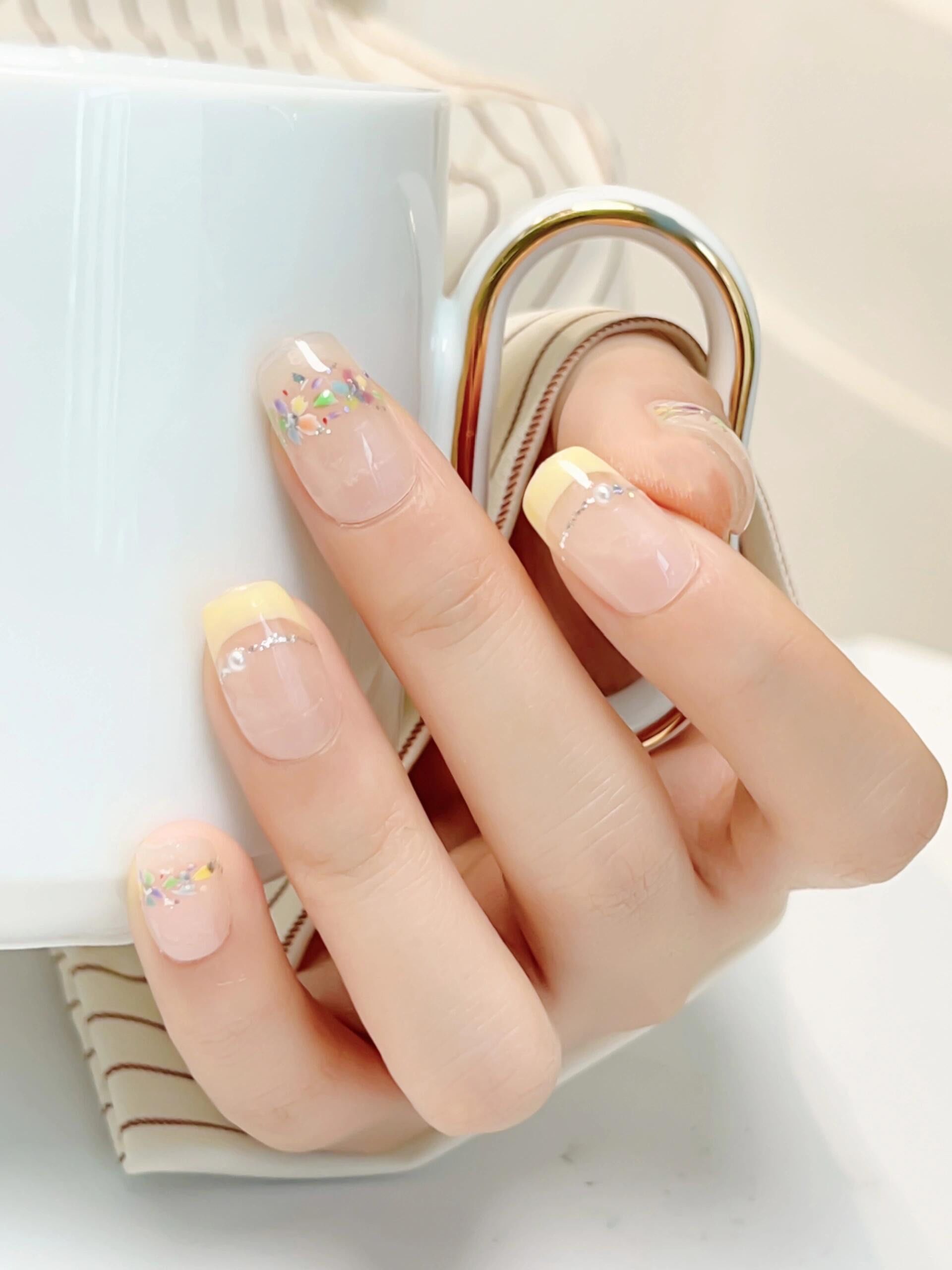 春天美甲🌸花花奶油黄法式美甲