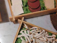 -尚尚仙·酸汤猪手·猪肚鸡火锅(华联万柳购物中心店)