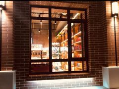 -新华书店(永安路店)