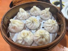 -莱莱小笼·乔艾