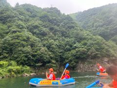 -安吉龙王山峡谷漂流