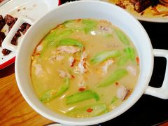 姜酒鸡汤浸丝瓜-小粤楼(万辉广场店)