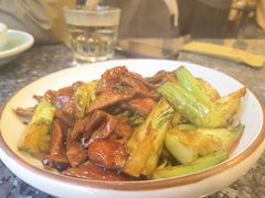 菜梗炒猪肝-菲乐餐厅(三十年经营·湖滨路店)