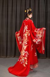 -衣贝姿婚纱礼服馆