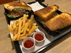 -The Habit Burger Grill 哈比特汉堡(复兴soho店)