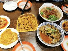 -爆炸头阿姨小四川正宗川味小吃(无任何分店)