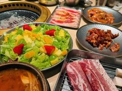 -蚂蚁洞·烤肉大营地(上海静安大悦城店)