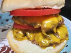 芝士牛肉汉堡-金安大饭店-金品自助餐厅