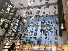 -猫的天空之城概念书店(杭州南宋御街店)