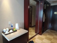 -海亮广场大酒店(万象城中山路地铁站店)