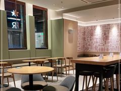 大堂-星巴克臻选(上海中环广场2F店)
