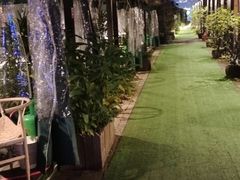 -冰冰龙虾·江湖菜·花园江景餐厅