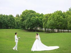 -雪中彩影婚纱摄影·微光艺术中心