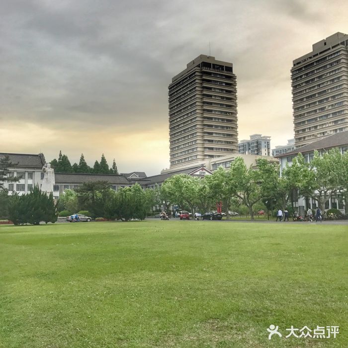 華東師範大學(中山北路校區)圖片