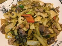 酸菜炒鸡杂-米庄·原味私房菜(骏壹万邦店)
